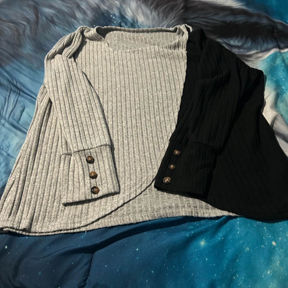 Two-Tone Gray and Black Ribbed Sweater